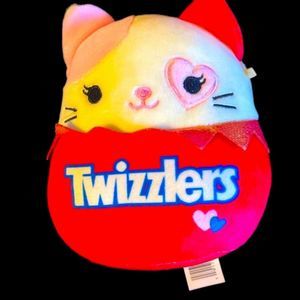 𝔎𝔞𝔯𝔦𝔫𝔞 5” squishmallow twizzlers collection(2)*NWT